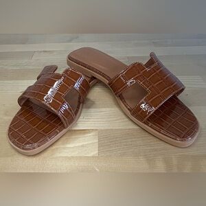 Truland Brown Croco H Strap Slide Sandals Size 9 NIB